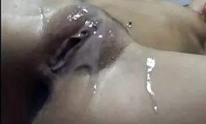 Con trai nuôi bị bệnh cúm, và mẹ kế quyết định đối xử với anh một đam mê tình dục. Một cô gái già to, để chuyển nó vào, vì vậy cô có một gia xxxvideo nhật và đổ mồ hôi rất khó khăn trong tình dục. Các chàng trai, là nóng từ tất cả với một người mẹ và ông với nó.