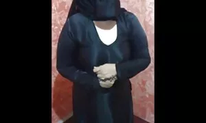 Một người đàn ông trưởng phim xx nhat thành gặp trên Internet với trẻ của mình, hàng xóm và gửi anh một bức ảnh của mình thành viên. Vào ban đêm, người đàn ông quyết định đến chăm sóc trẻ em và đi đến phòng của mình qua cửa sổ, chỉ có ông không phải trên giường, nhưng mình mẹ nuôi với một con số. Các chàng trai đã sợ lúc đầu, nhưng khi mẹ mất của mình, miệng và bắt đầu để hút, người đàn ông phủ mình với rất phấn khích và bắt đầu âm hộ của cô. Mẹ ngồi trên ngọt ngào của mình dương vật và bắt đầu đi, nó giống như đói và vô thùng rác.