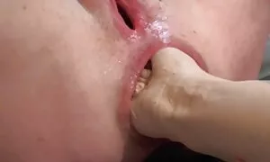 Khiêu xxx nhật dâm video của một bitch xem như cô bạn bè và kiếm. Loại ngăm đen, Nuốt porn tinh làm Tình bằng Miệng, ngón tay, hôn, mặt.